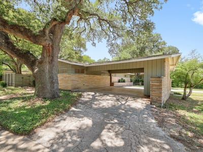 Property photo 3 at 702 Spofford ST - 3 bed 2 bath home