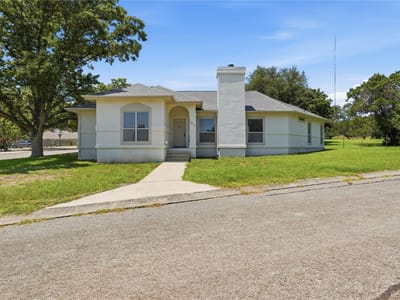 Property photo 2 at 703 Lazy Bluff LN - 3 bed 2 bath home