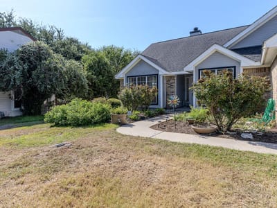 Property photo 2 at 703 Post Oak CIR - 3 bed 2 bath home