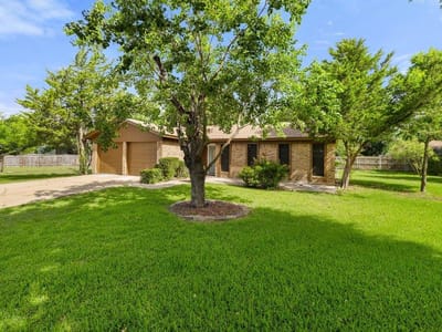 Property photo 4 at 704 Brookwood CIR - 3 bed 1 bath home