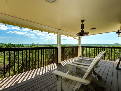 Living area at 704  Deckhouse Dr - 4 bed 3 bath home