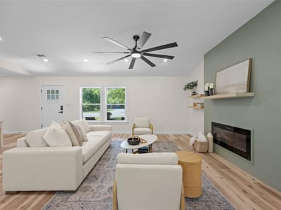 Property photo 4 at 705 Campbell ST - 3 bed 2 bath home