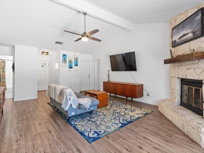 Property photo 4 at 705 Chestnut XING - 3 bed 2 bath home