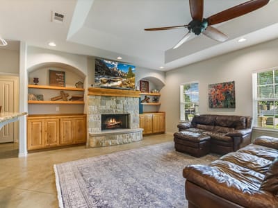 Living area at 705 Woodland Park DR - 3 bed 2 bath home