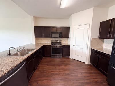 Living area at 706 Luna Vista DR - 4 bed 2 bath home