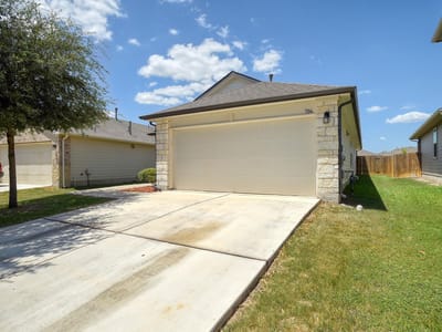 Property photo 4 at 706 Roaring Fork LN - 3 bed 2 bath home