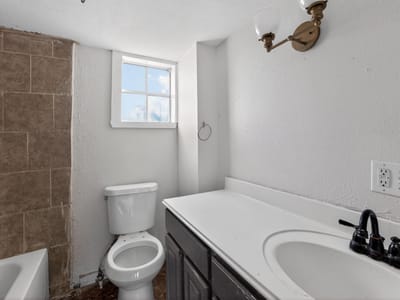 Photo 5 - 706 W 5th ST Photo 5 of 15 at 706 W 5th ST - 3 bed 3 bath home