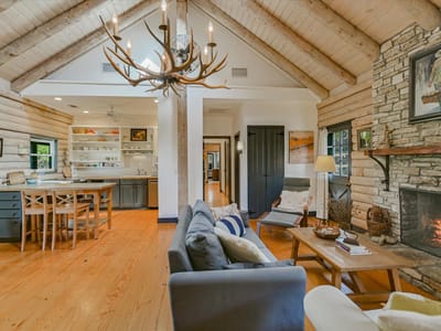 Living area at 707 Deer Lake RD - 4 bed 2 bath home
