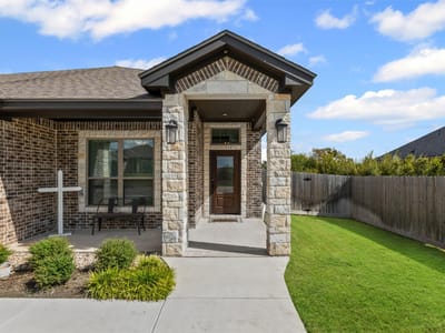 Property photo 2 at 707 Eagle Pass DR - 4 bed 2 bath home