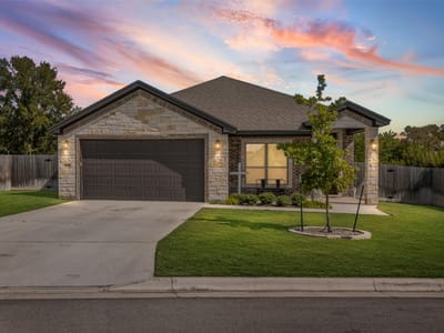 Property photo 4 at 707 Eagle Pass DR - 4 bed 2 bath home