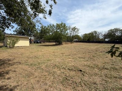 Property photo 2 at 707 W Madison ST - Smith, J S, Elgin, TX