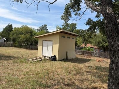 Property photo 3 at 707 W Madison ST - Smith, J S, Elgin, TX
