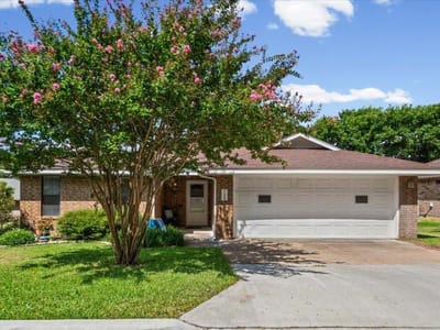 Property photo 2 at 708 Cottonwood DR - 2 bed 2 bath home