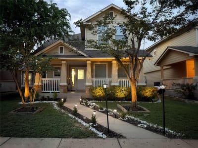 Property photo 2 at 708 Craters Of The Moon BLVD - 3 bed 2 bath home