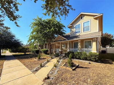 Property photo 4 at 708 Craters Of The Moon BLVD - 3 bed 2 bath home