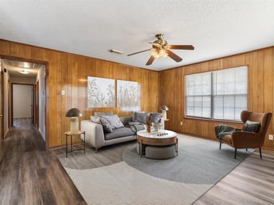 Living area at 708 Hunter Dr - 4 bed 2 bath home