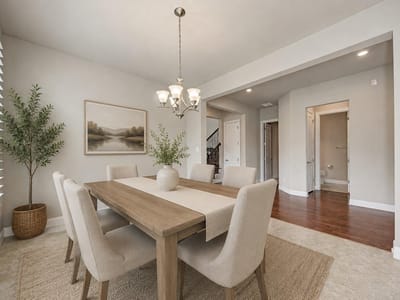 Living area at 709 Critty LN - 6 bed 4 bath home