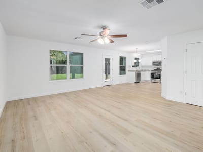 Property photo 5 at 709 Los Robles Rd - 4 bed 2 bath home