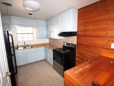 Living area at 709 S 11th St - 3 bed 1 bath home