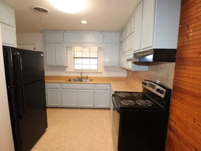 Primary bedroom at 709 S 11th St - 3 bed 1 bath home