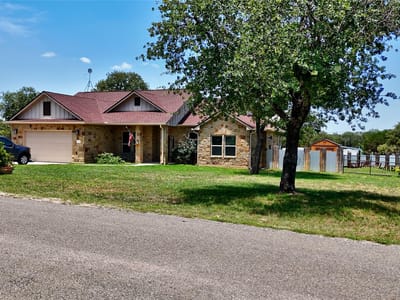 Property photo 3 at 710 Panorama DR - 3 bed 2 bath home