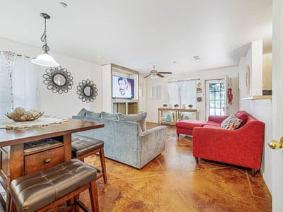 Primary bedroom at 7104 Villita Avenida St - 2 bed 1 bath home