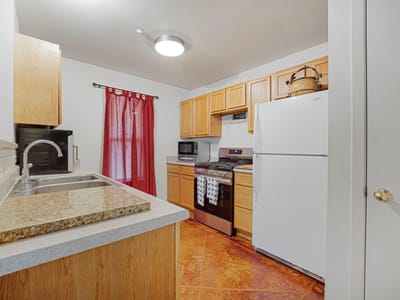 Bathroom at 7104 Villita Avenida St - 2 bed 1 bath home