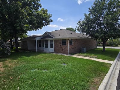 Property photo 2 at 711 Beachwood RD - 2 bed 2 bath home