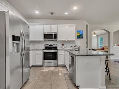 Property photo 3 at 711 Rolling Oak DR Unit #123 - 2 bed 2 bath home