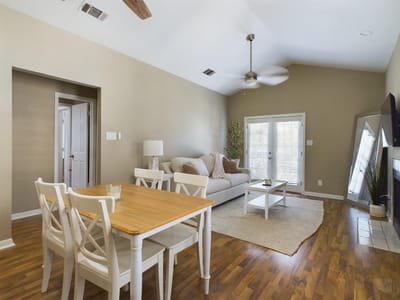 Living area at 711 W 21st St Unit #304 - 2 bed 1 bath home