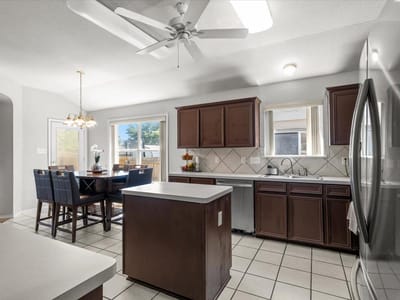 Bathroom at 711 White Hawk TRL - 4 bed 2 bath home