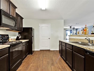 Property photo 4 at 712 Cleary LN - 3 bed 2 bath home