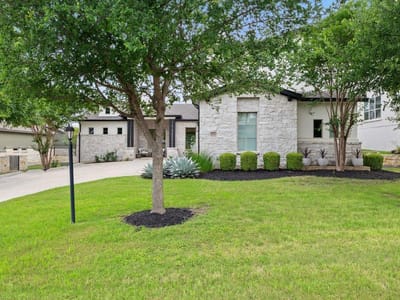 Living area at 712 Crestone Stream DR - 5 bed 3 bath home
