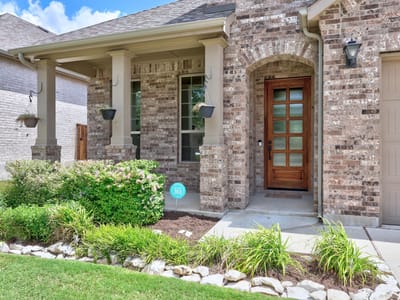 Property photo 3 at 712 Whitetail DR - 3 bed 2 bath home