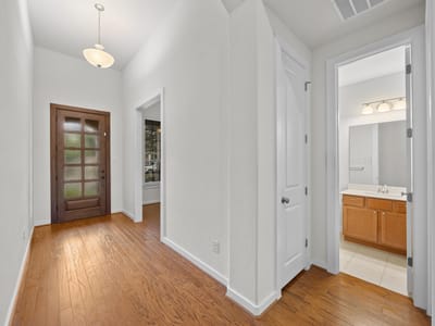 Property photo 4 at 712 Whitetail DR - 3 bed 2 bath home