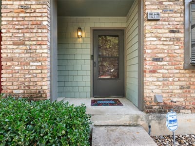 Living area at 7122 Wood Hollow Dr Unit #47 - 2 bed 1 bath home
