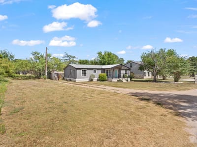 Property photo 2 at 713 Blackburn LN - 3 bed 2 bath home