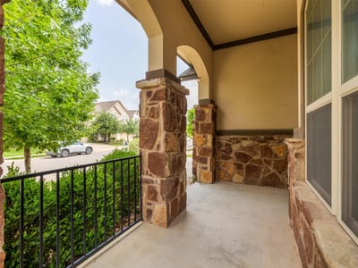 Kitchen at 717 Blue Agave Ln - 3 bed 3 bath home