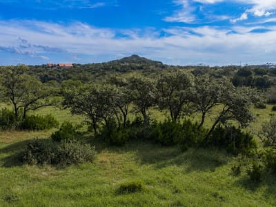 Living area at 717 Bluff Ridge TRL - Ranches Of Brushy Top, Blanco, TX