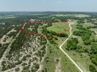 Living area at 717 E Fm-580 - Pleasant Cox, Lampasas, TX