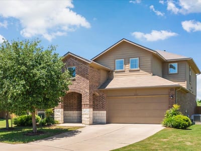 Living area at 717 Kaluga TRL - 4 bed 2 bath home