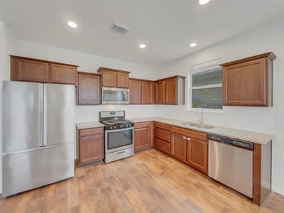 Property photo 2 at 717 Twisted Oaks LN - 3 bed 2 bath home