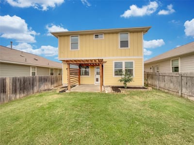 Property photo 5 at 717 Twisted Oaks LN - 3 bed 2 bath home