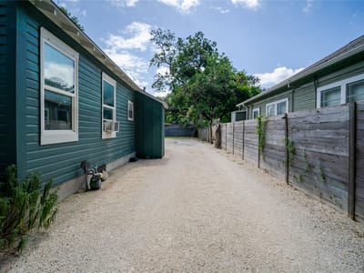 Property photo 2 at 719 Springdale RD - 2 bed 1 bath home