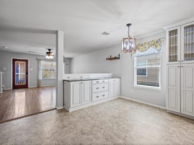Property photo 5 at 720 Alamo Plaza DR - 3 bed 2 bath home