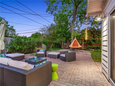 Photo 2 of 29 at 7203 Shoal Creek Blvd - 3 bed 2 bath home