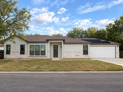 Photo 2 of 29 at 871 Fir LN - 3 bed 2 bath home