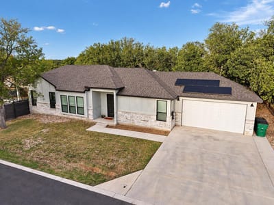 Photo 4 of 29 at 871 Fir LN - 3 bed 2 bath home