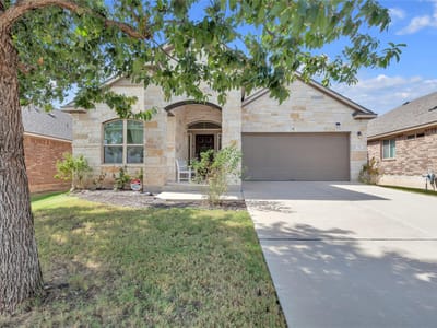 Property photo 2 at 721 Schefer ST - 4 bed 3 bath home
