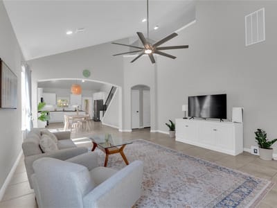 Property photo 5 at 721 Schefer ST - 4 bed 3 bath home